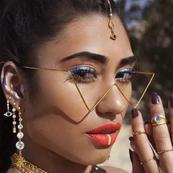 Avant Garde Triangular Gold Frame Lensless Glasses - Picture 1 of 16